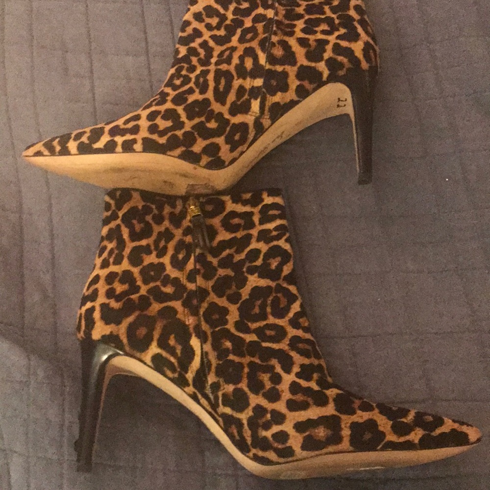 Leopard print bootie heeled